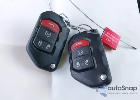 2023 Jeep Gladiator Willys 4X4 z USA, uszkodzony, nr VIN 1C6HJTAG4PL538620